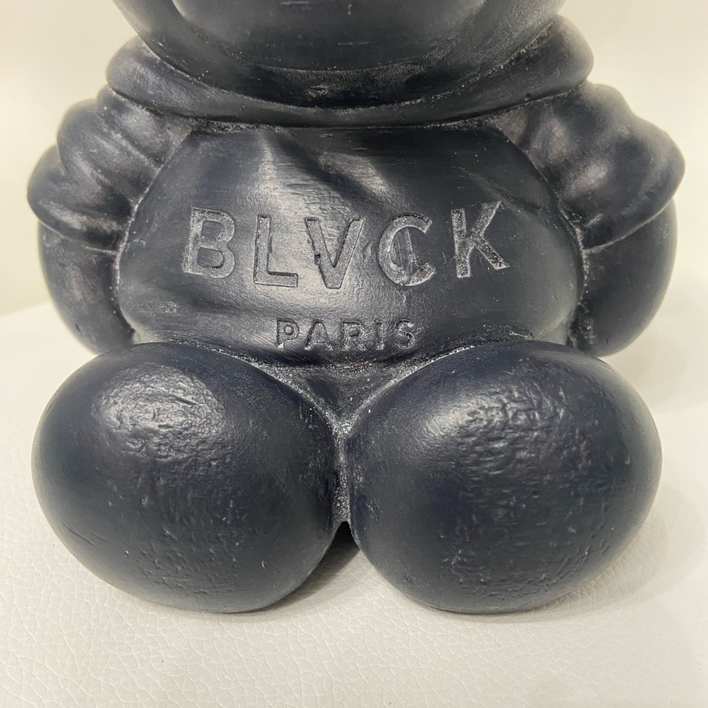 BLVCK PARIS Black Teddy Bear Candle Black Cedar & Juniper Scent 6" X 4.5" X 5" - Picture 8 of 13